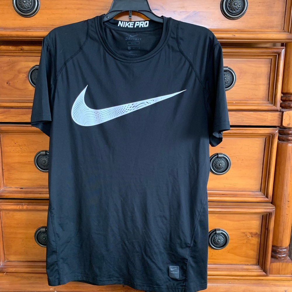 Men’s Nike Black Dri-fit logo tshirt. M